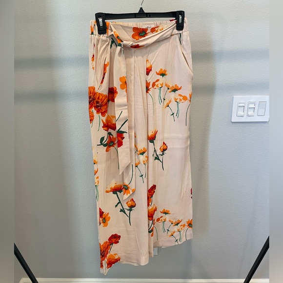 Aritzia Wilfred Floral Faun Trouser - Picture 2 of 5